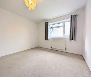 4 bedroom end of terrace house to rent - Photo 3