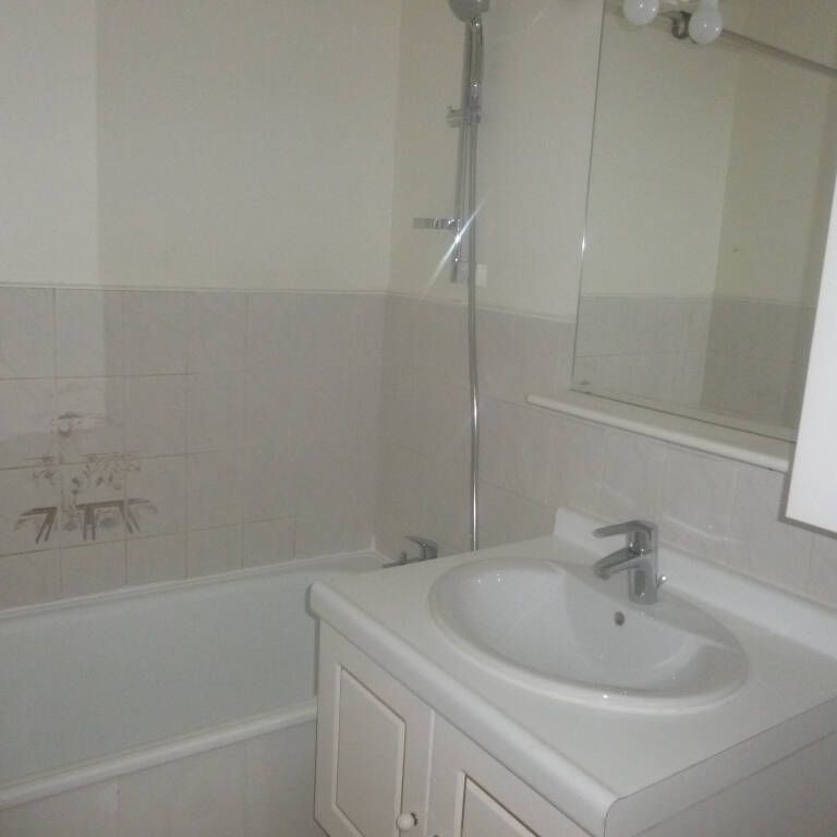 Location appartement 3 pièces 66.92 m² à La Roche-sur-Yon (85000) - Photo 1