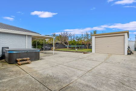 Modern Family Home in Safety Bay - Photo 5