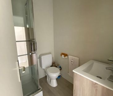 Location Appartement 1 pièce 33m² - Photo 3