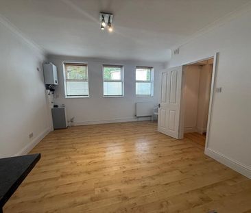 1 Bed Flat, Croham Road, CR2 - Photo 1