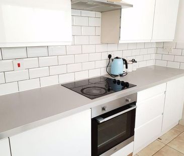 4 bedroom terraced house to rent - Photo 4