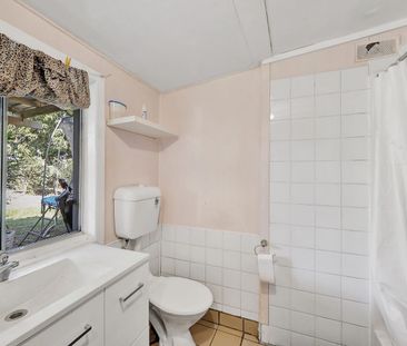 Central family home in perfect location - Photo 5