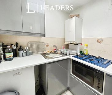 Studio to rent - Photo 4