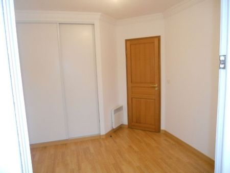 Location Appartement 3 pièces 65m² STE GENEVIEVE DES BOIS 91700 - Photo 3