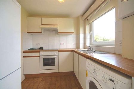 Benhall, GL51 - Photo 5