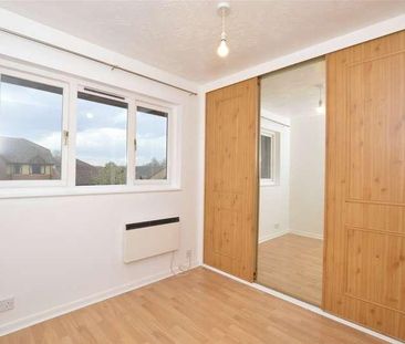 Rossignol Gardens, Carshalton, Surrey, SM5 - Photo 5