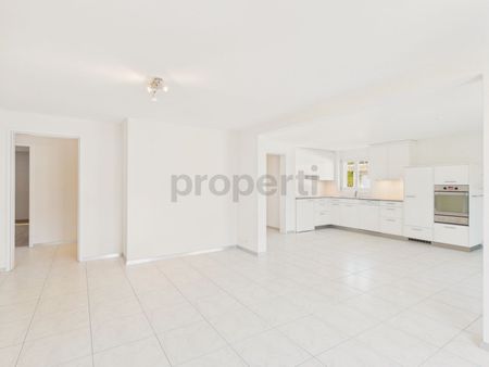 Moderne 3.5-Zimmer-Wohnung mit grosszügigem Grundriss und sonnigem Aussenbereich in Utzigen - Photo 3