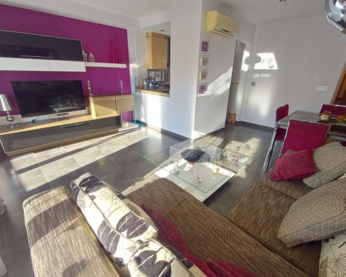 Available mid September - mid June - Photo 1