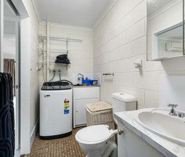 SPACIUOS AND CONVENIENT LIVING IN EDGE HILL!!!! - Photo 6