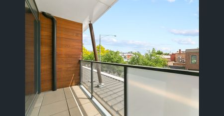 SUPERIOR POSITIONING AT SOCIETY - Photo 3