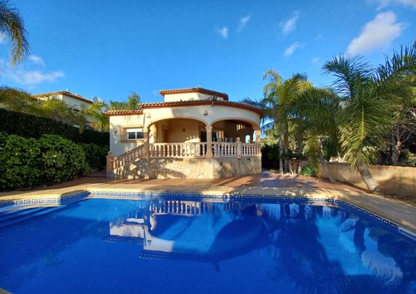 VILLA FOR RENT ALL YEAR ROUND WITH PRIVATE POOL IN MORAIRA