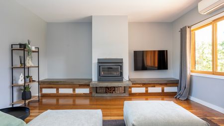 Spacious Unfurnished Family Home With Outdoor Entertaining Area & Garden Maintenance Included - Photo 2