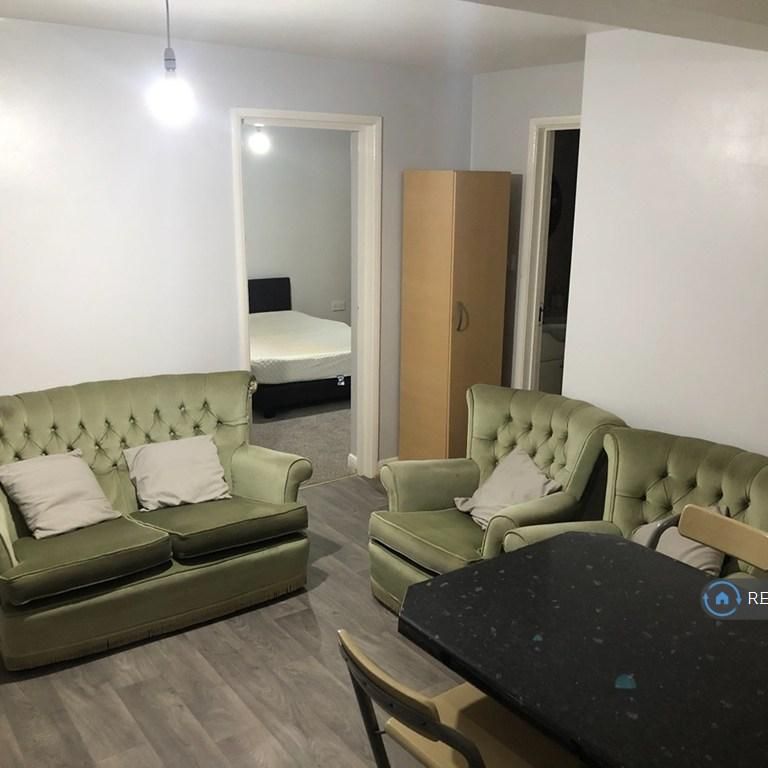 2 bedroom flat to rent - Photo 1