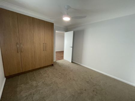 Modern 2 Bed, 1 Bath Flat in South Kempsey - Photo 2