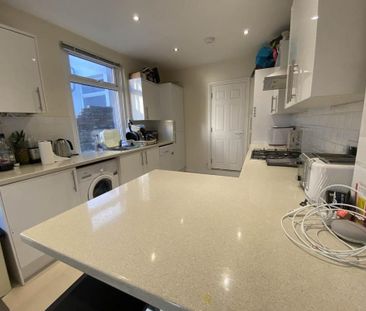 6 bedroom terraced house to rent - Photo 6