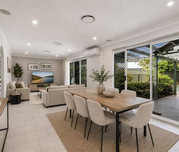SPACIOUS SINGLE-LEVEL FAMILY HOME WITH POOL - Photo 3