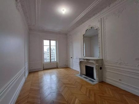 location Appartement T5 DE 220m² À PARIS - Photo 4