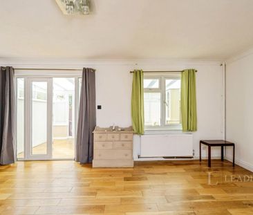 4 bedroom terraced house to rent - Photo 2