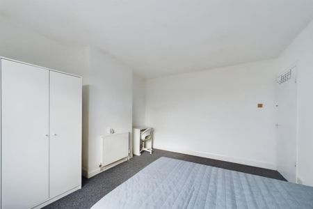 3 bedroom House To Let - Photo 3