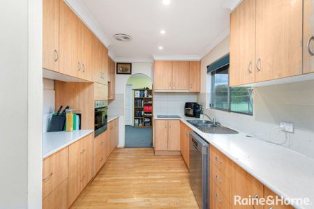 2 Sherwood Avenue, Kooringal, NSW 2650 - Photo 2