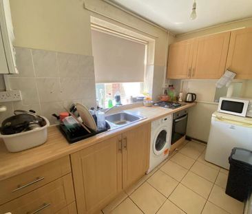 2 bedroom flat to rent - Photo 6
