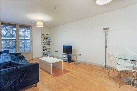 Fantastic Fully Furnished One Double Bedroom Apartment in the heart of Manchester's Spinningfields district. - Photo 5