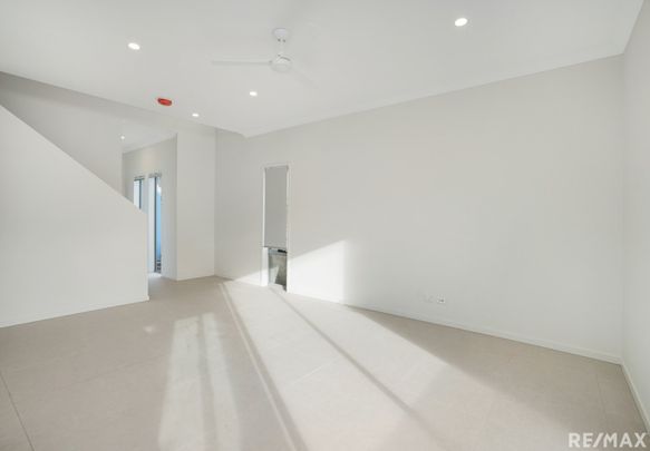 13/231 Government Road, Labrador QLD 4215 - House For Rent | Domain - Photo 1