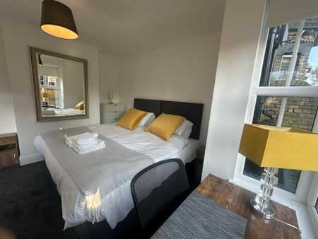 3 bedroom terraced house to rent - Photo 3