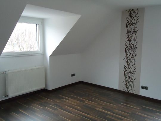 Moderne Dachgeschoss Wohnung - Photo 1