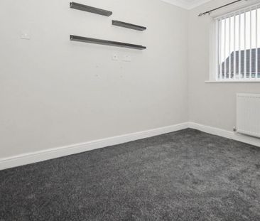 2 bedroom semi-detached bungalow to rent - Photo 3