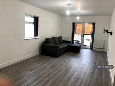 1 bedroom flat to rent - Photo 2