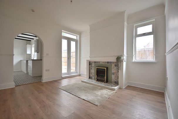 3 bedroom semi-detached house to rent - Photo 1