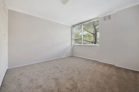 Well positioned renovated 2 bedroom apartment - Photo 3