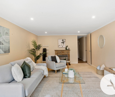 32 Medley Street, Chifley ACT 2606 - House For Rent | Domain - Photo 4