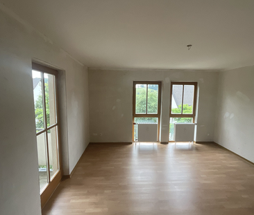 Einziehen und Wohlfühlen! helle 3-Zimmer-Wohnung mit Balkon in Gumm... - Photo 1