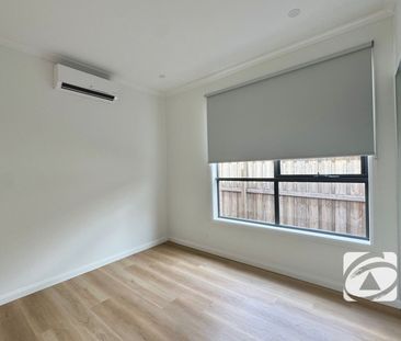 BRAND NEW MODERN HOME IN PERFECT LOCATION - Photo 5