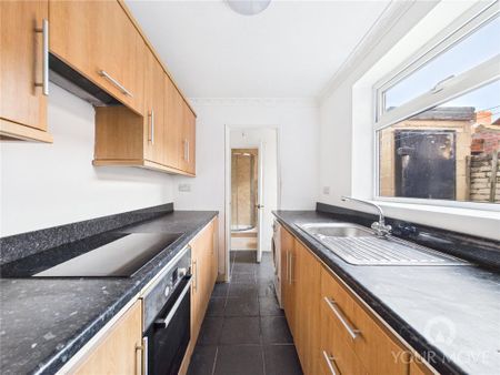 2 bedroom terraced house to rent - Photo 2