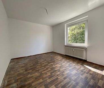 Bezugsfertige 4-Zimmer-Wohnung mit Balkon in Delmenhorst-Deichhorst! - Photo 1