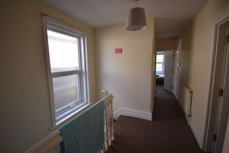 5 Bedroom Detached To Rent in Charminster - £2,250 pcm Tenancy Info - Photo 3