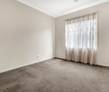 Peacefully located in the popular estate of Aston - Photo 6