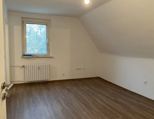 Gemütliche 2-Zimmer-Dachgeschosswohnung! - Foto 1