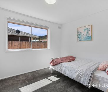 Modern Family Home - Photo 3