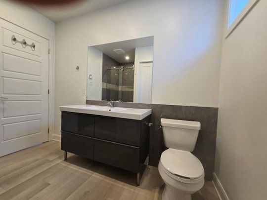 298 8e Avenue - Photo 1