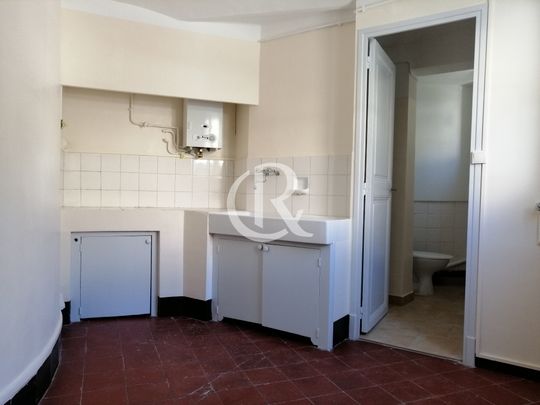 AU CALME - PROCHE CENTRE VILLE - Photo 1