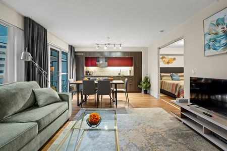 Front Street West - Photo 2