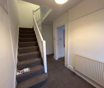 4 bedroom private hall to rent - Photo 3