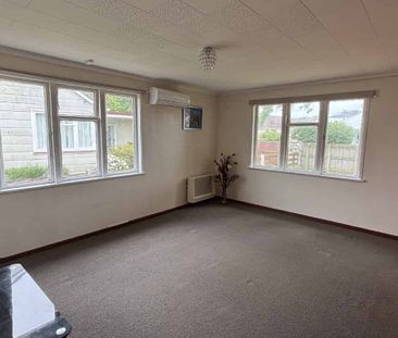 3 Bedroom in Sought After Chapman Crescent - Photo 2