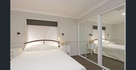 Fully renovated - Photo 5