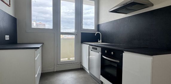 Appartement Lorient 4 pièce(s) 94.68 m2 - Photo 2